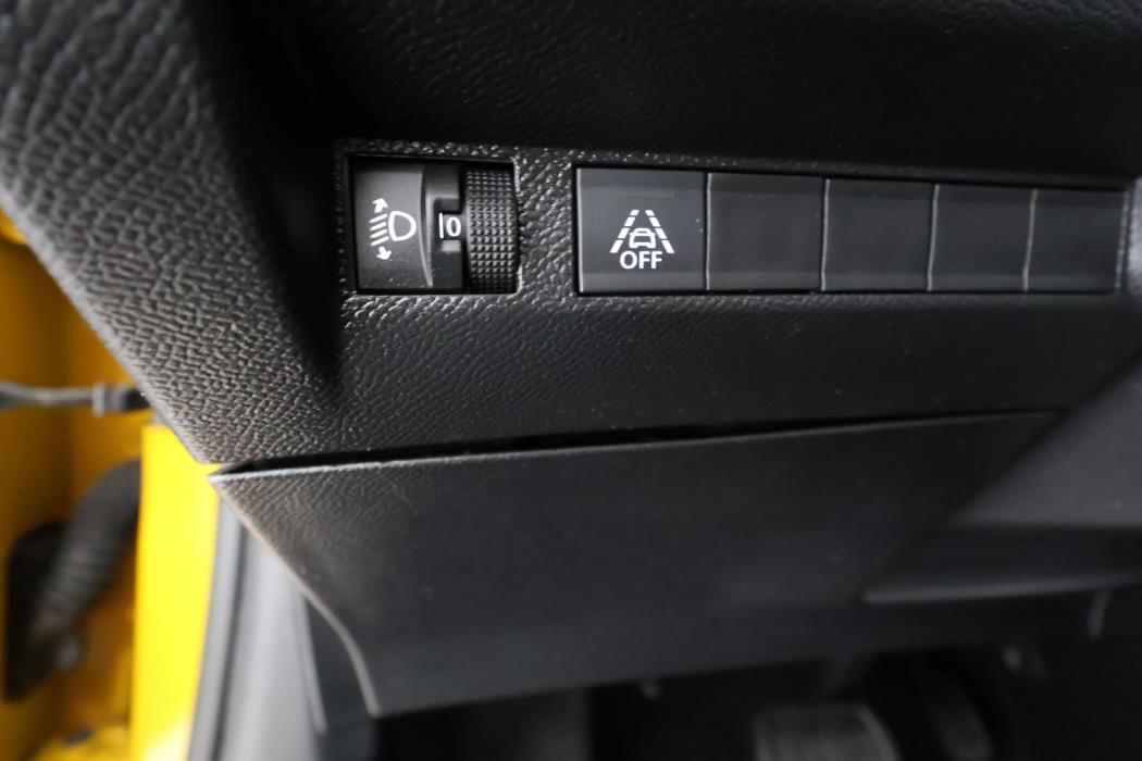 PEUGEOT e-208 2023