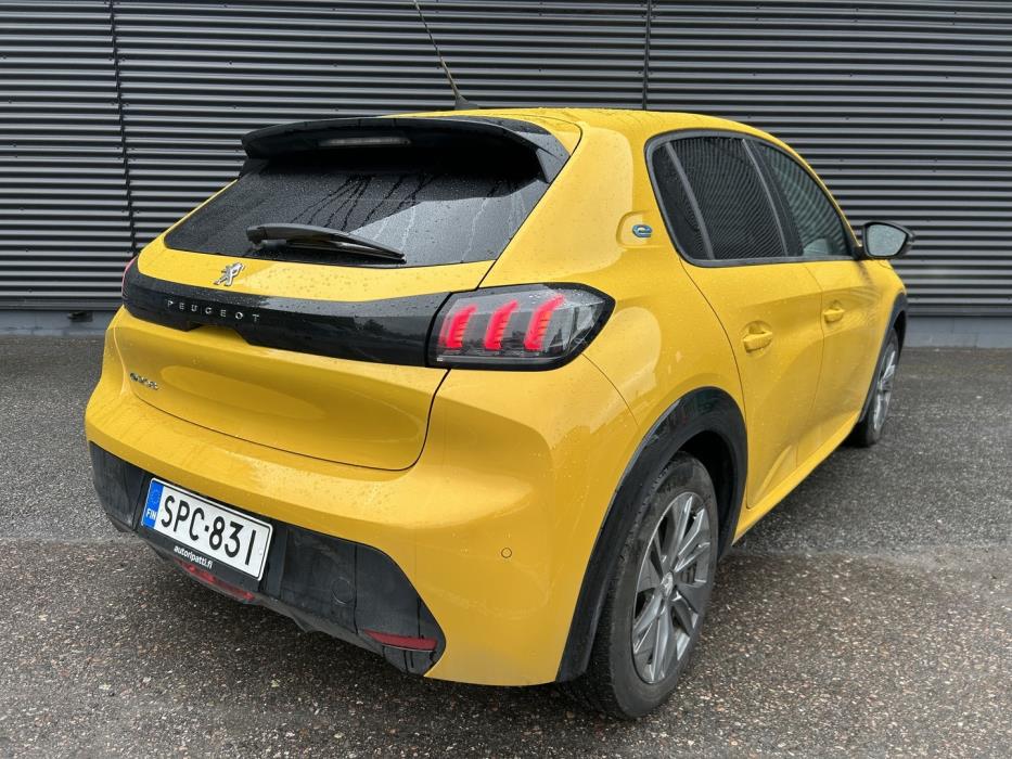 PEUGEOT e-208 2023