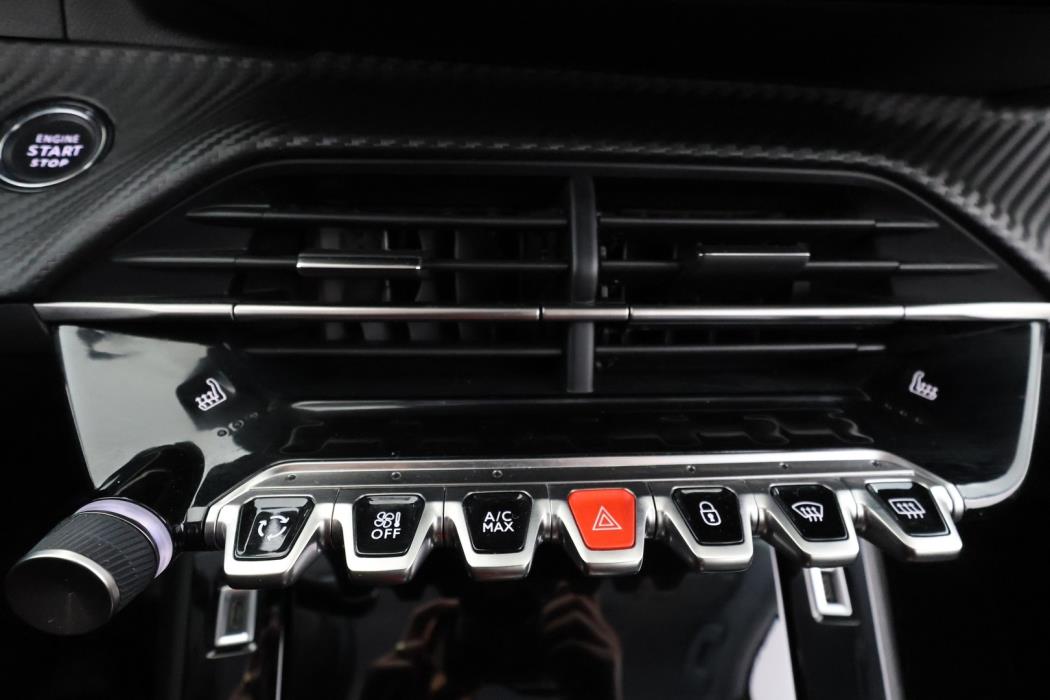 PEUGEOT e-208 2023