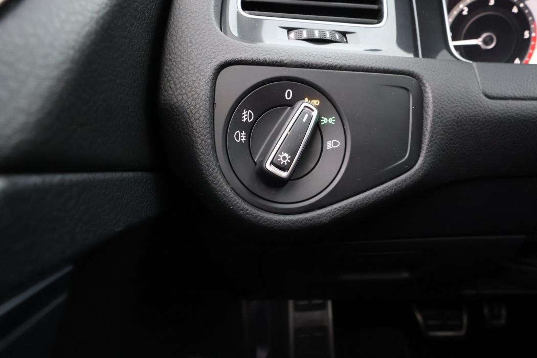 VOLKSWAGEN Golf 2019