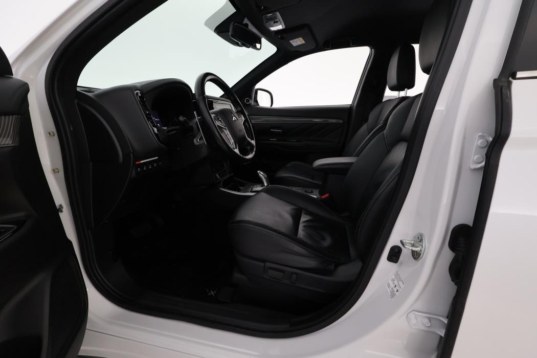 MITSUBISHI Outlander PHEV 2019