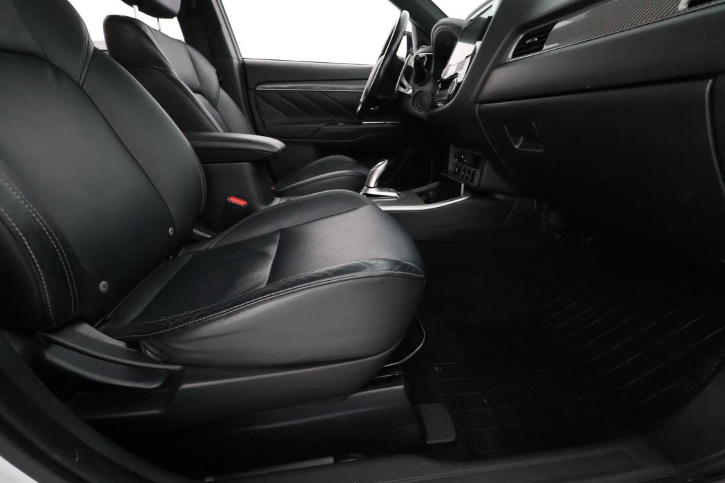 MITSUBISHI Outlander PHEV 2019