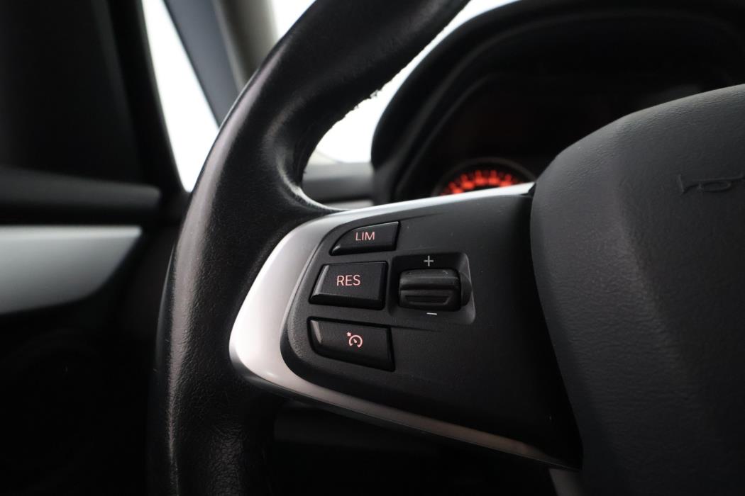 BMW 218 2015