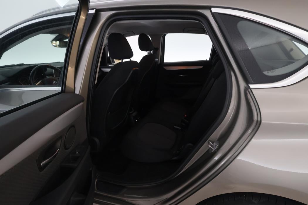 BMW 218 2015