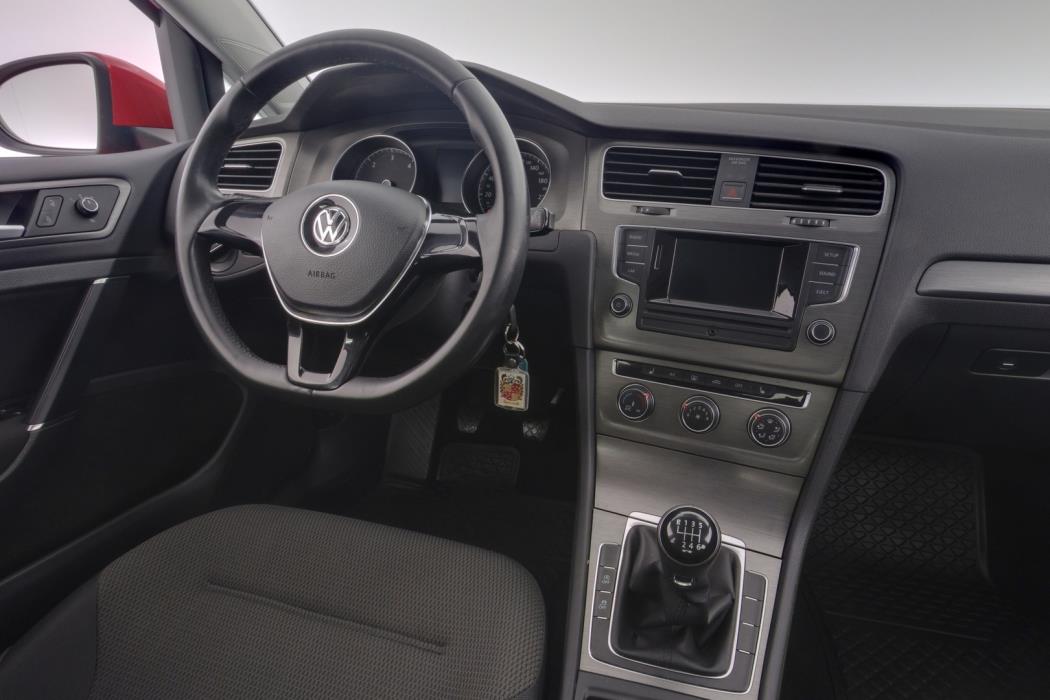 VOLKSWAGEN Golf 2013