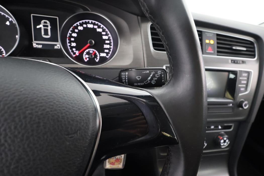 VOLKSWAGEN Golf 2013