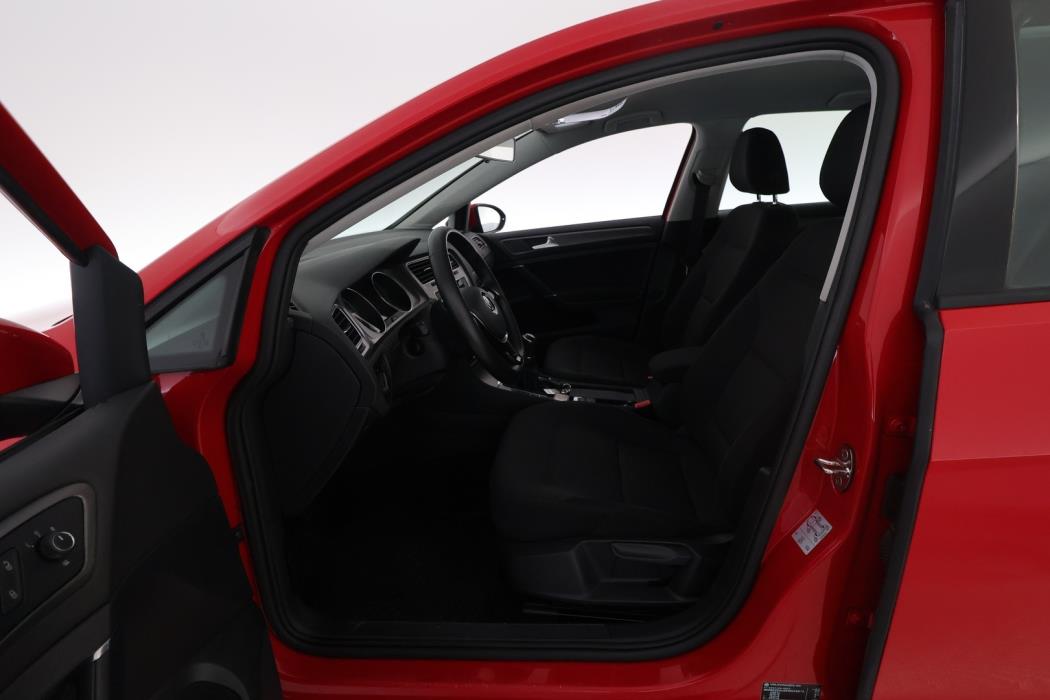 VOLKSWAGEN Golf 2013
