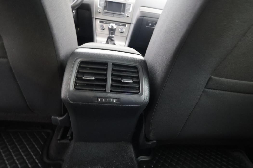 VOLKSWAGEN Golf 2013
