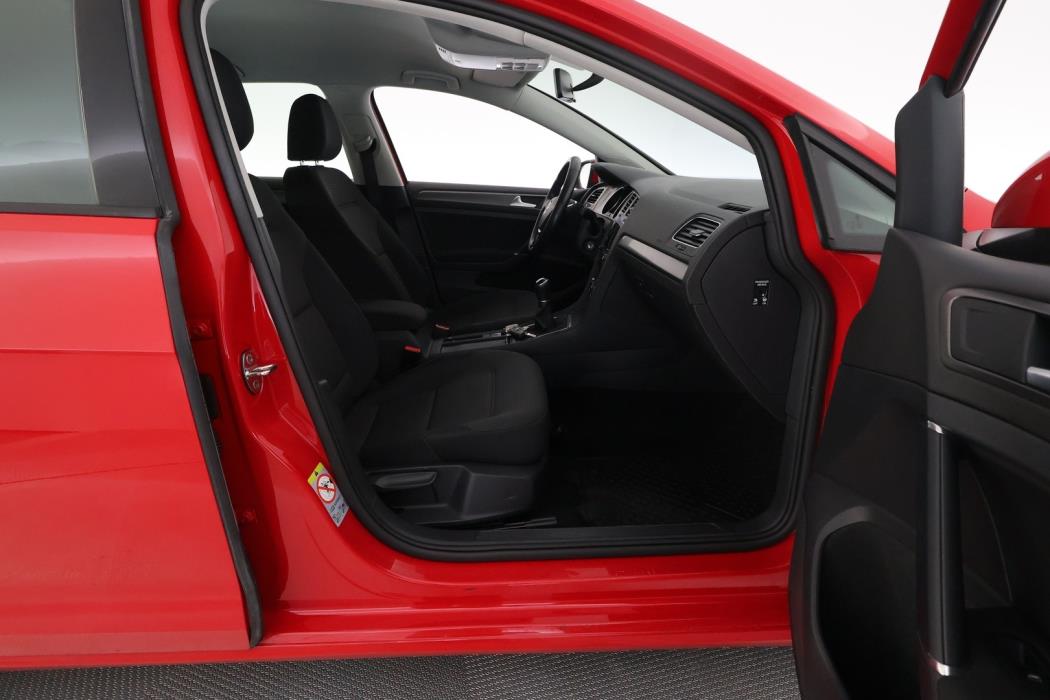 VOLKSWAGEN Golf 2013