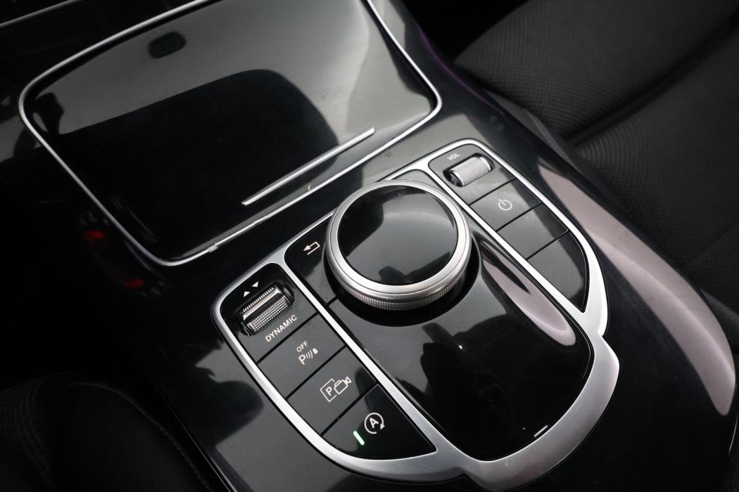 MERCEDES-BENZ E 2016