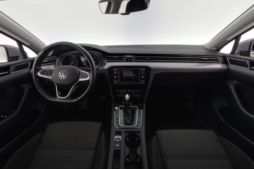 VOLKSWAGEN Passat 2022