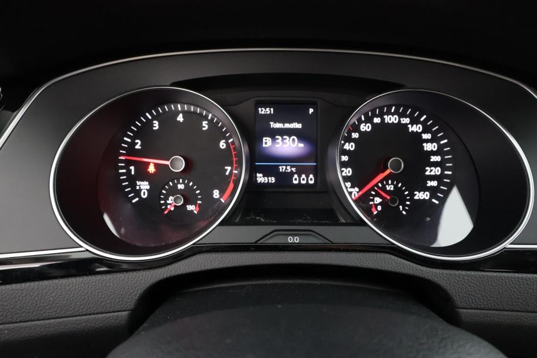 VOLKSWAGEN Passat 2022