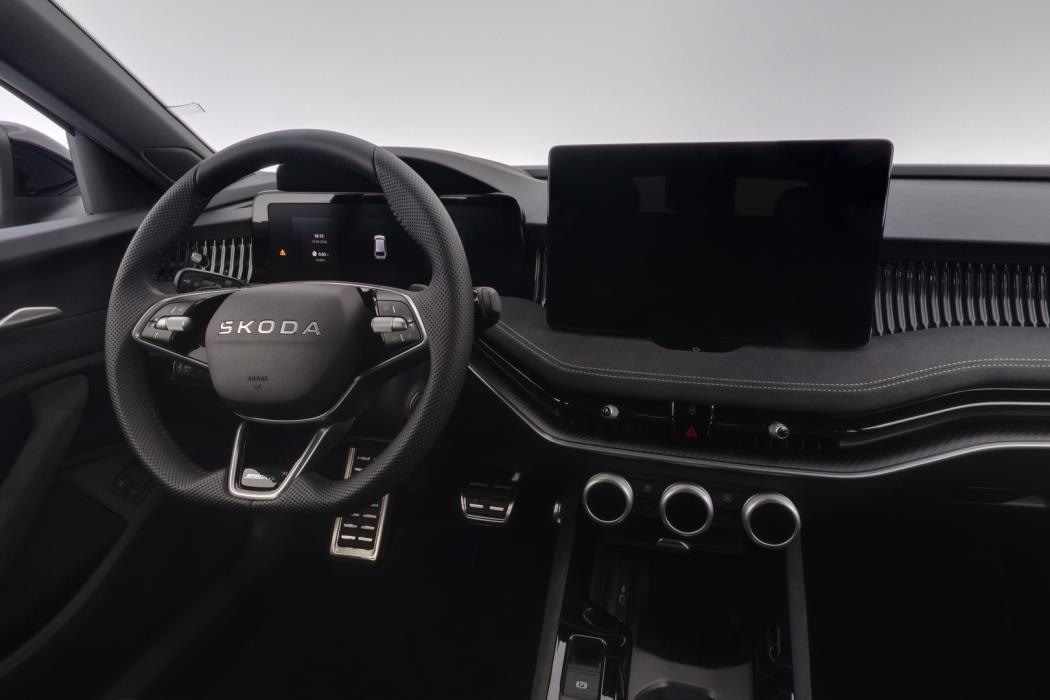 SKODA SUPERB 2026