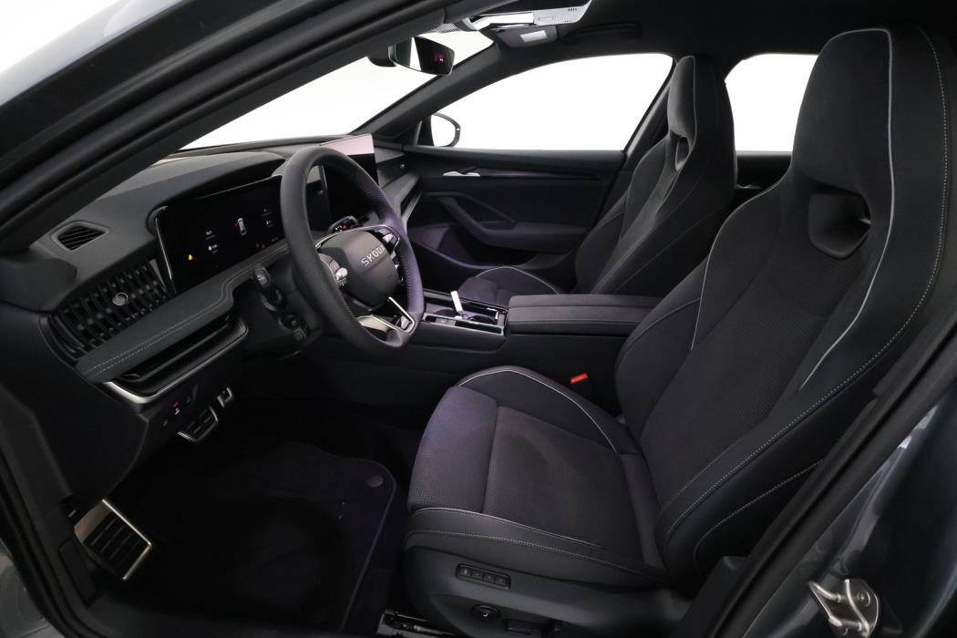 SKODA SUPERB 2026