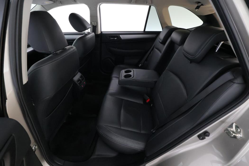 SUBARU Outback 2017
