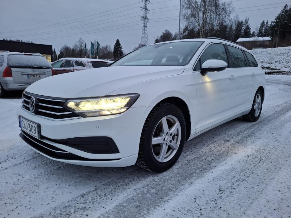 VOLKSWAGEN Passat 2022