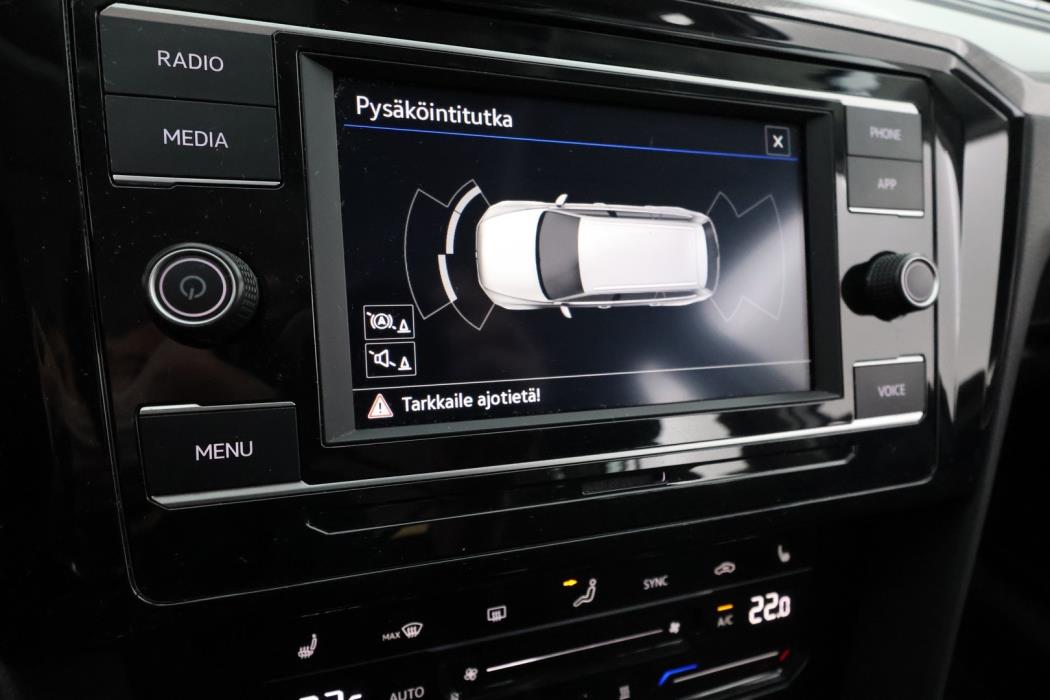 VOLKSWAGEN Passat 2022