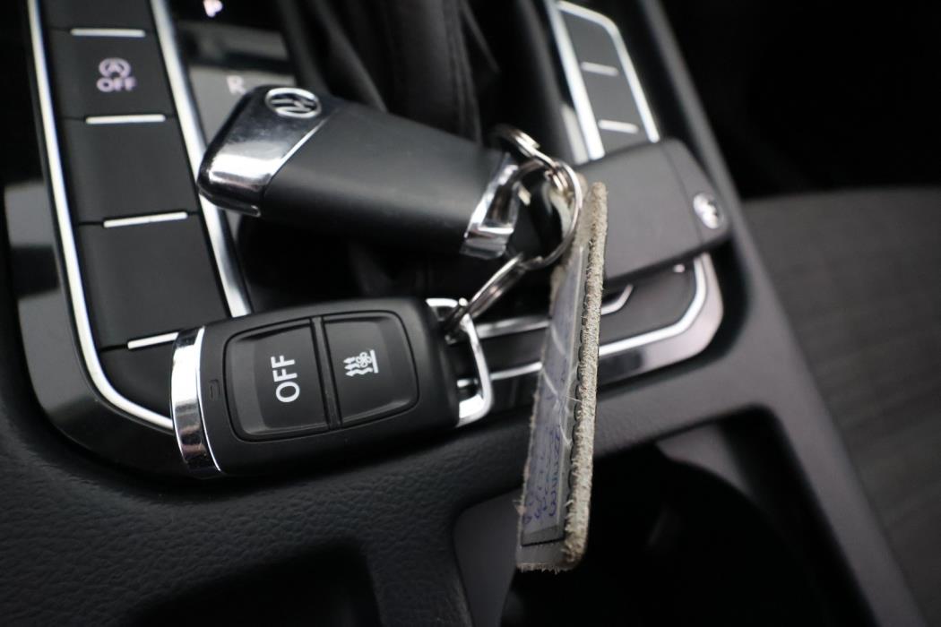 VOLKSWAGEN Passat 2022