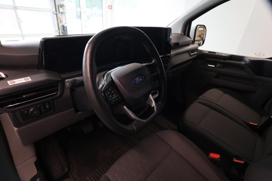 FORD Tourneo Custom 2025