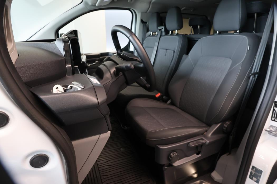 FORD Tourneo Custom 2025
