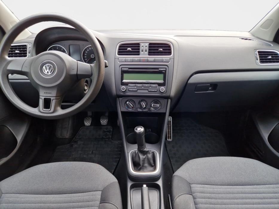 VOLKSWAGEN Polo 2010