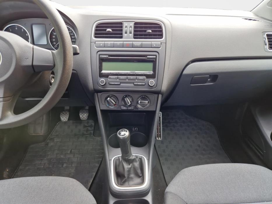 VOLKSWAGEN Polo 2010