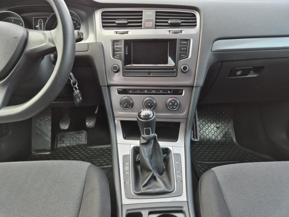 VOLKSWAGEN Golf 2016