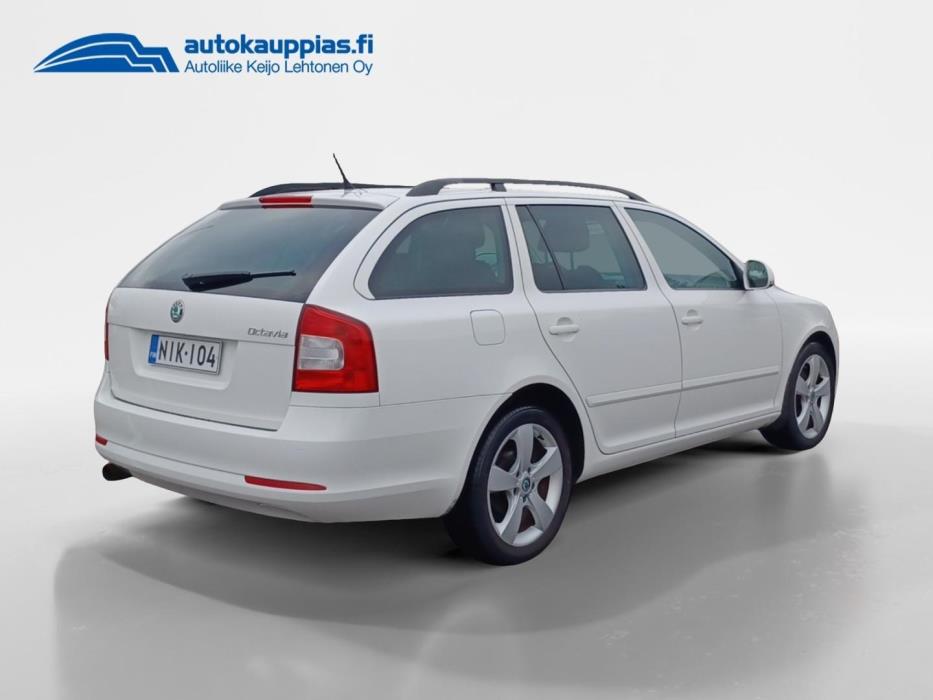 SKODA Octavia 2012