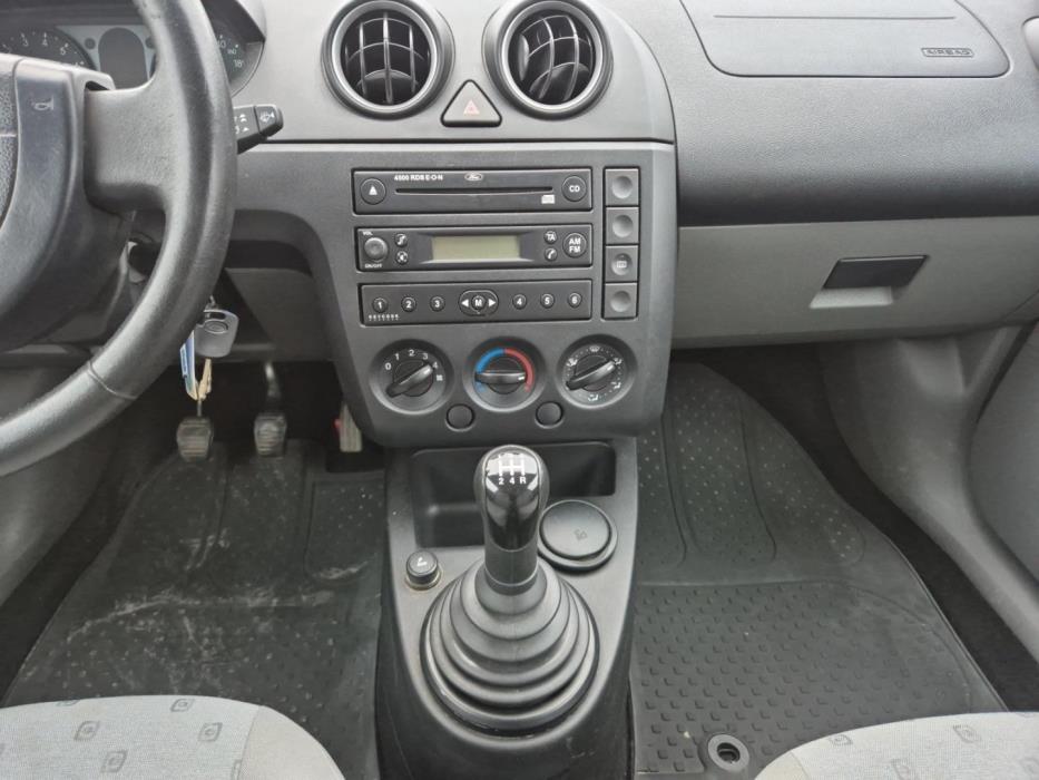 FORD Fiesta 2003