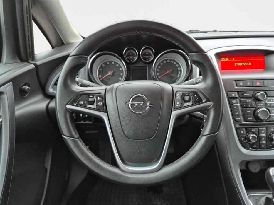 OPEL Astra 2013