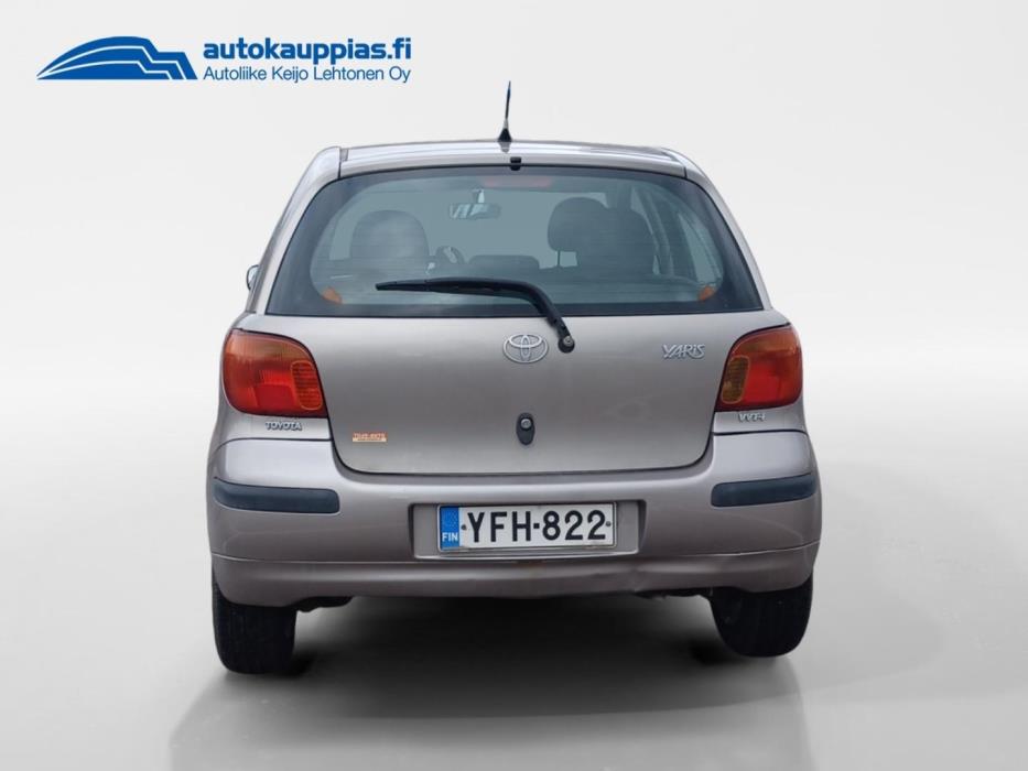 TOYOTA Yaris 2004