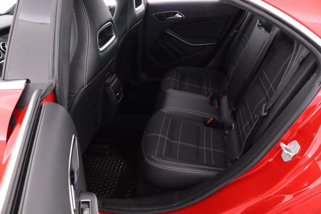 MERCEDES-BENZ CLA 2016