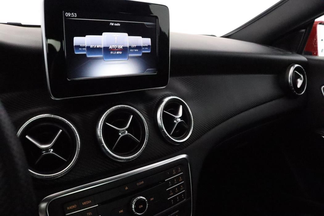 MERCEDES-BENZ CLA 2016