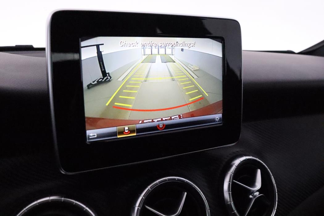 MERCEDES-BENZ CLA 2016