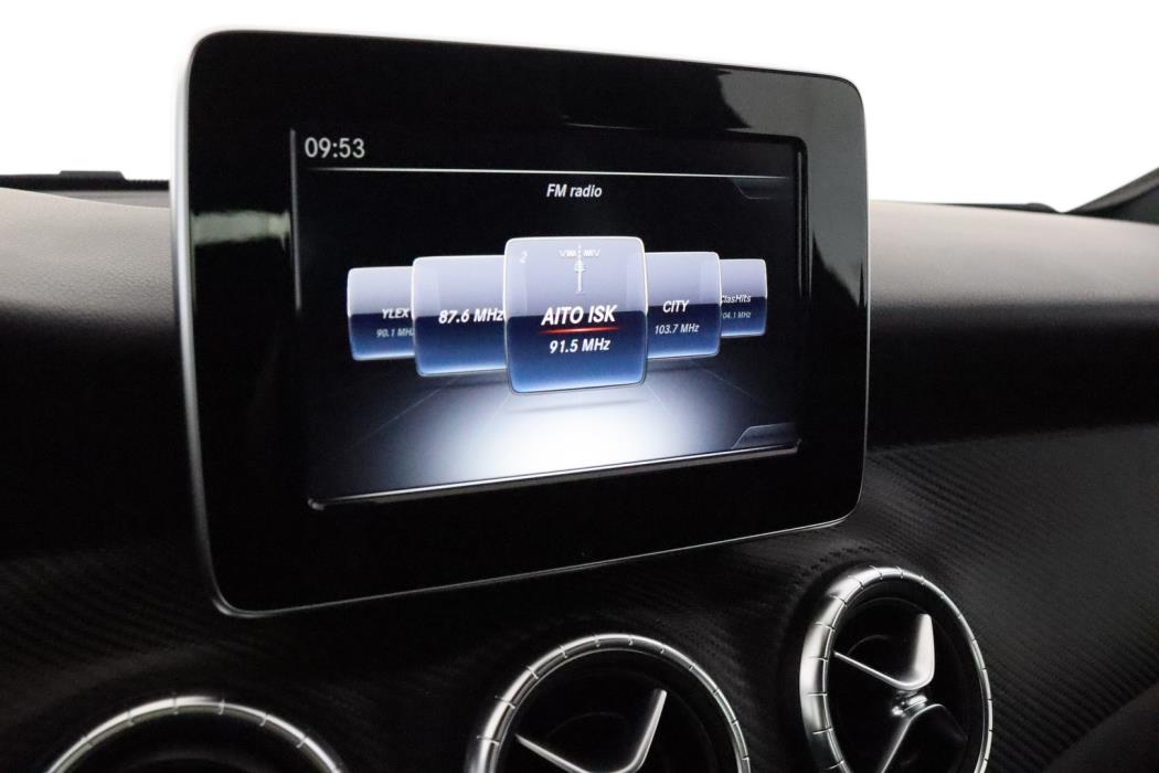 MERCEDES-BENZ CLA 2016