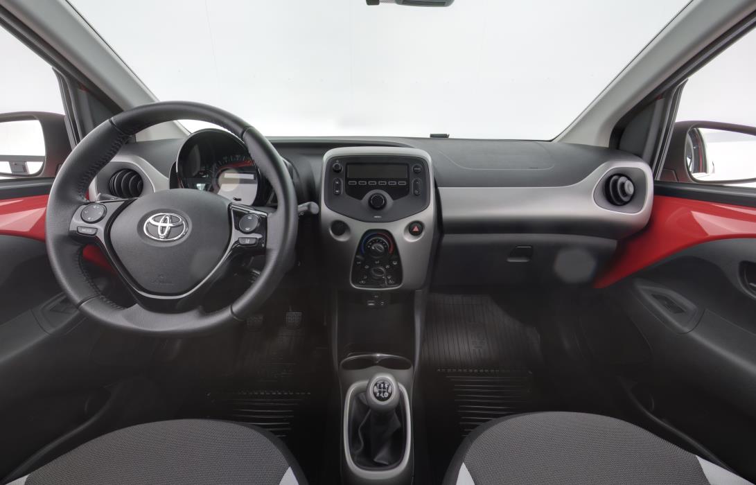 TOYOTA AYGO 2016