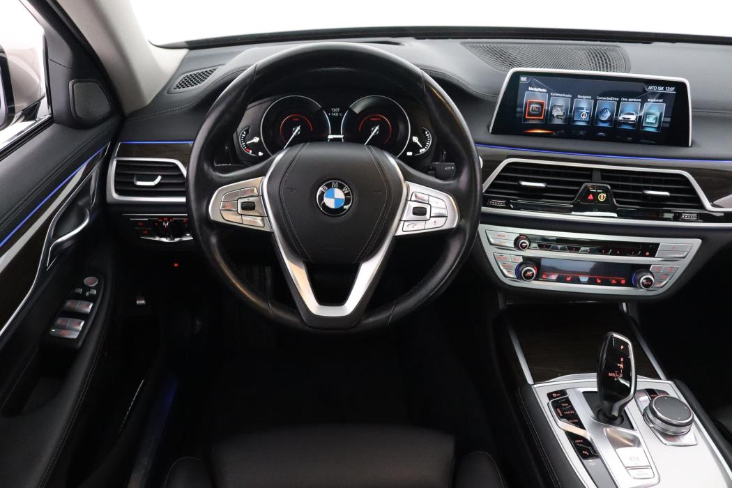 BMW 740 2016