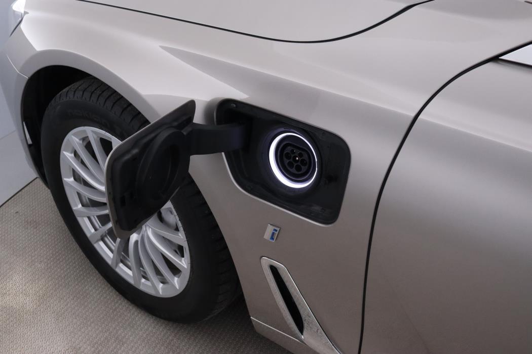 BMW 740 2016