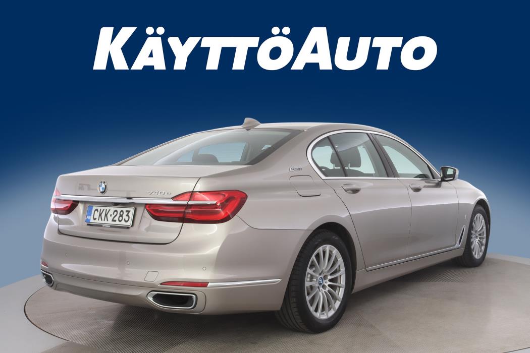 BMW 740 2016