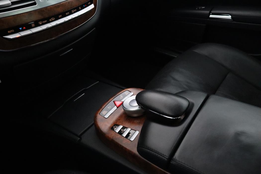 MERCEDES-BENZ S 2006