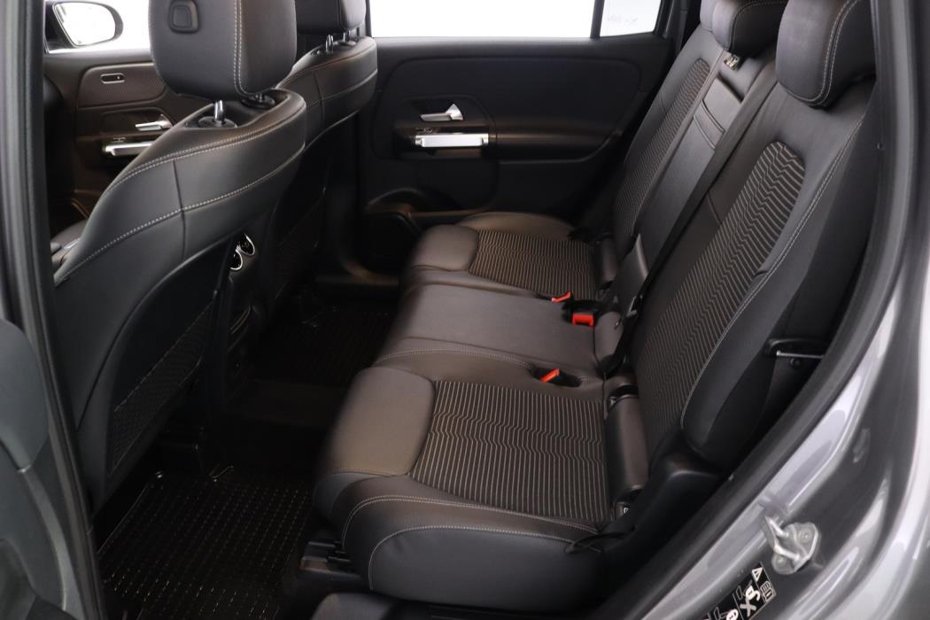 MERCEDES-BENZ GLB 2021