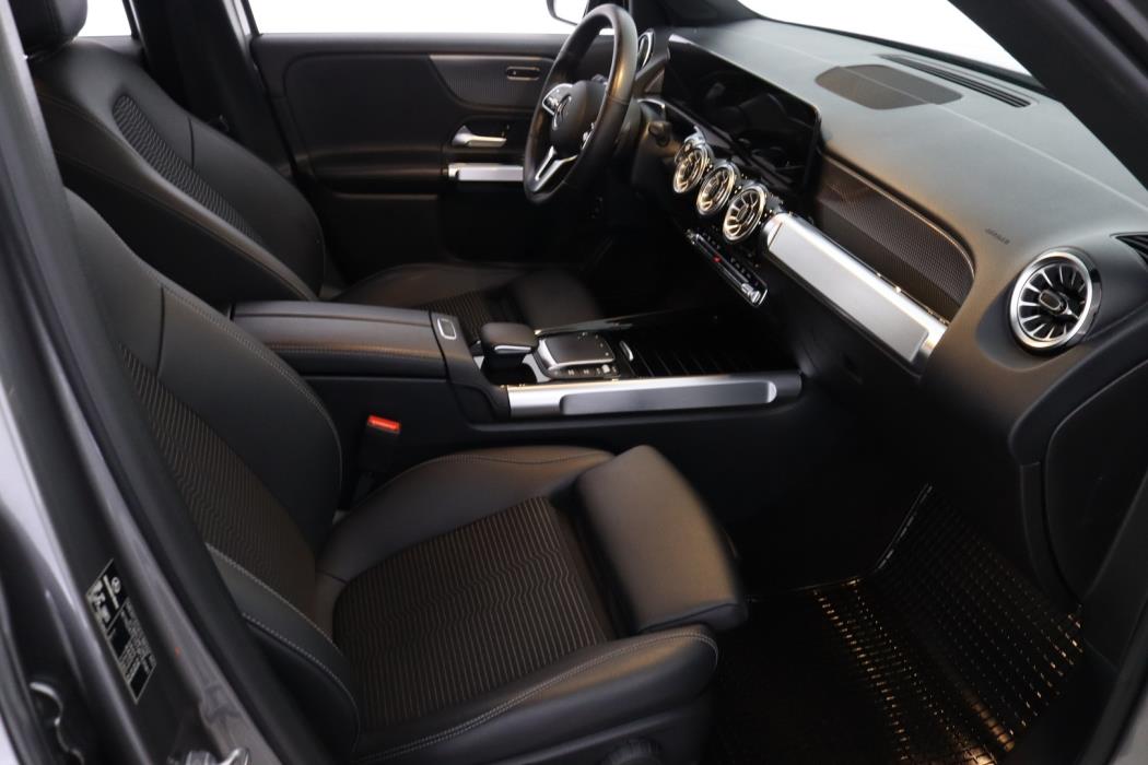 MERCEDES-BENZ GLB 2021