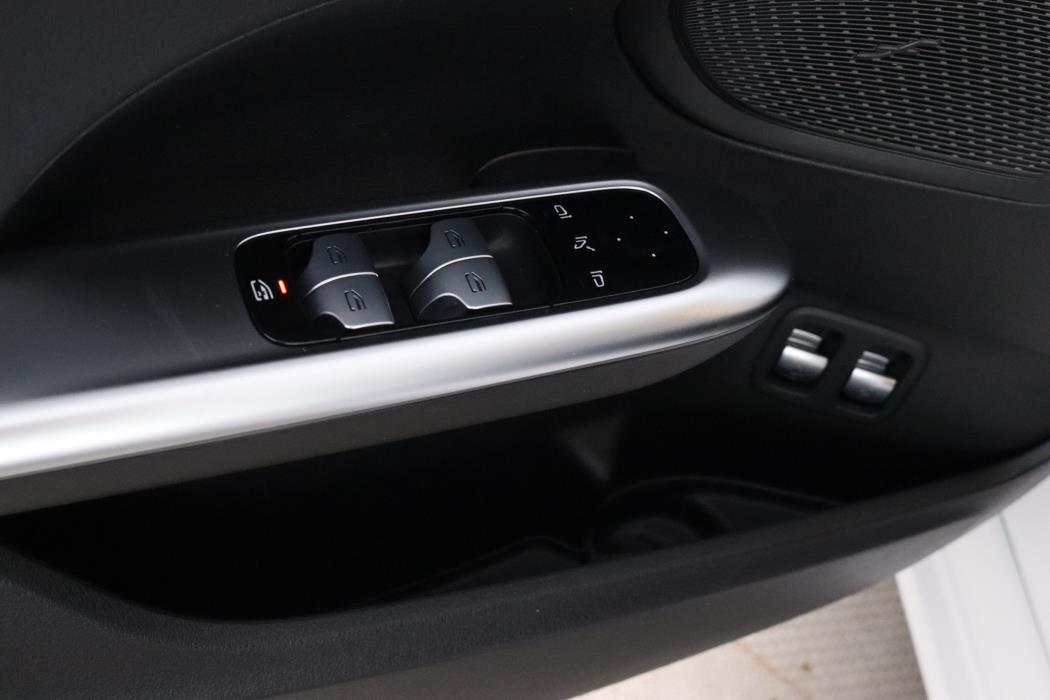 MERCEDES-BENZ C 2022