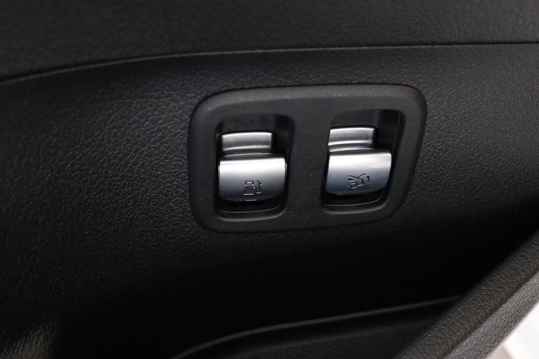 MERCEDES-BENZ C 2022