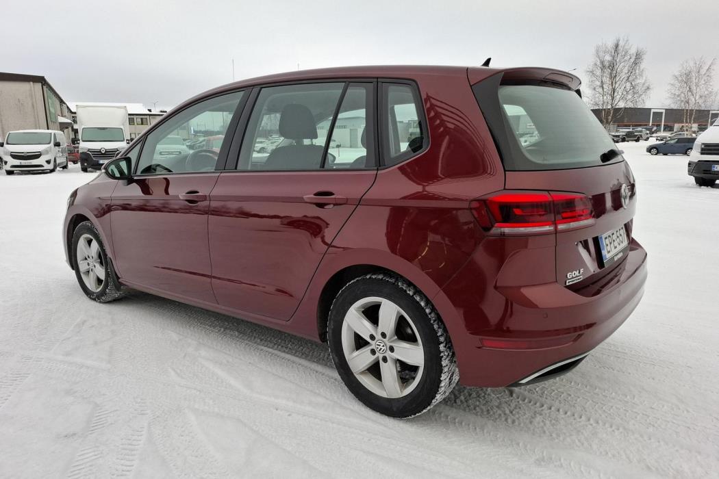 VOLKSWAGEN Golf Sportsvan 2017