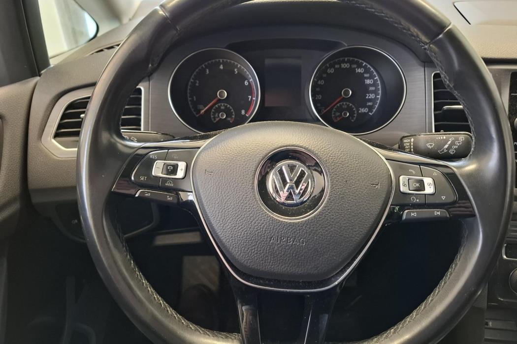 VOLKSWAGEN Golf Sportsvan 2017