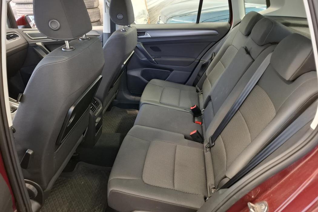 VOLKSWAGEN Golf Sportsvan 2017