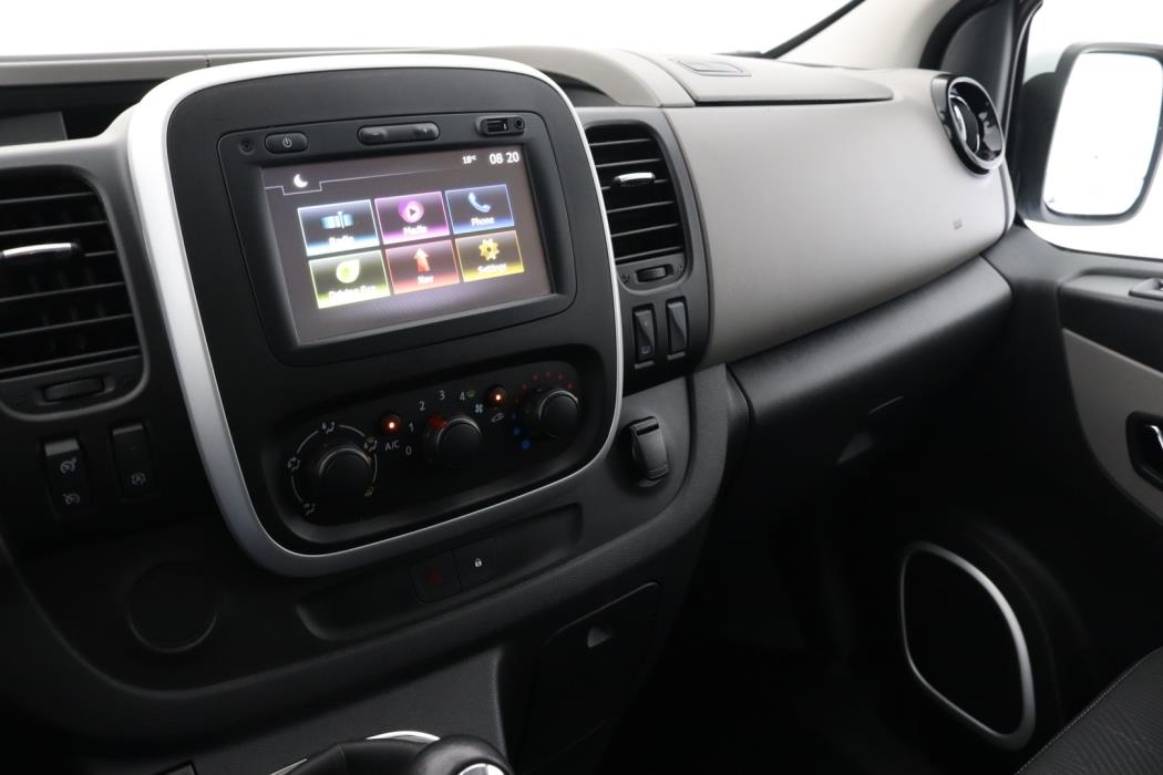 NISSAN NV300 2019