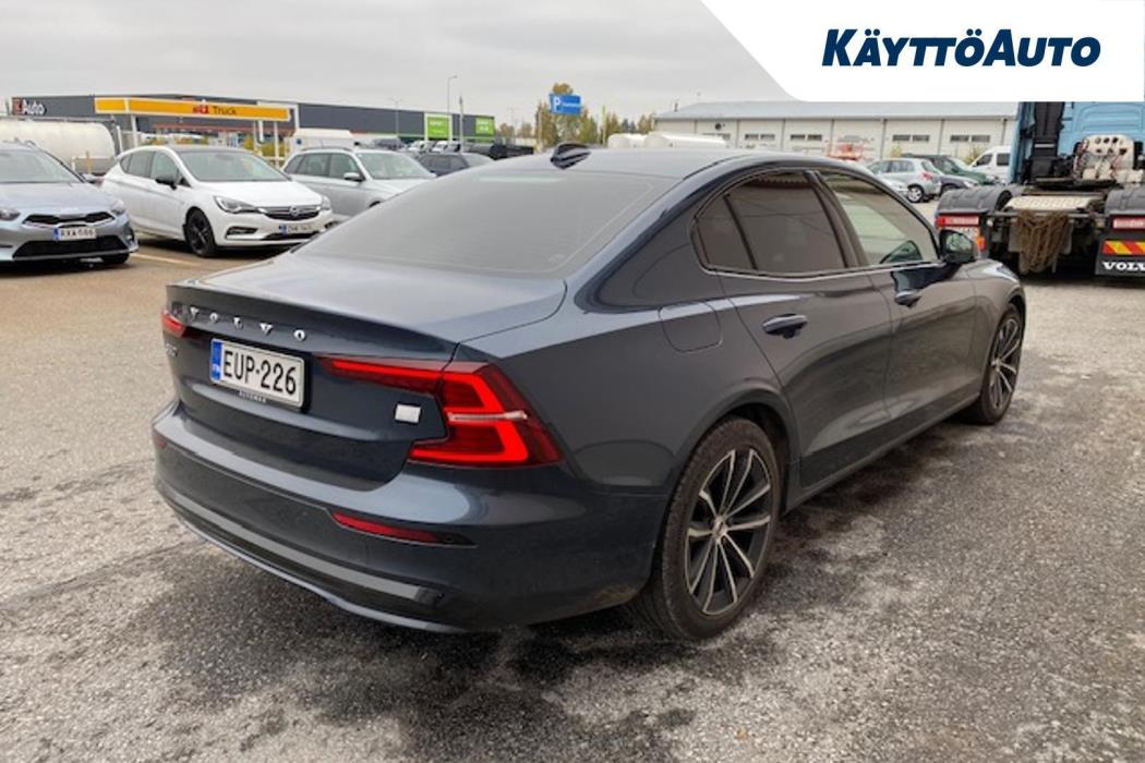 VOLVO S60 2023