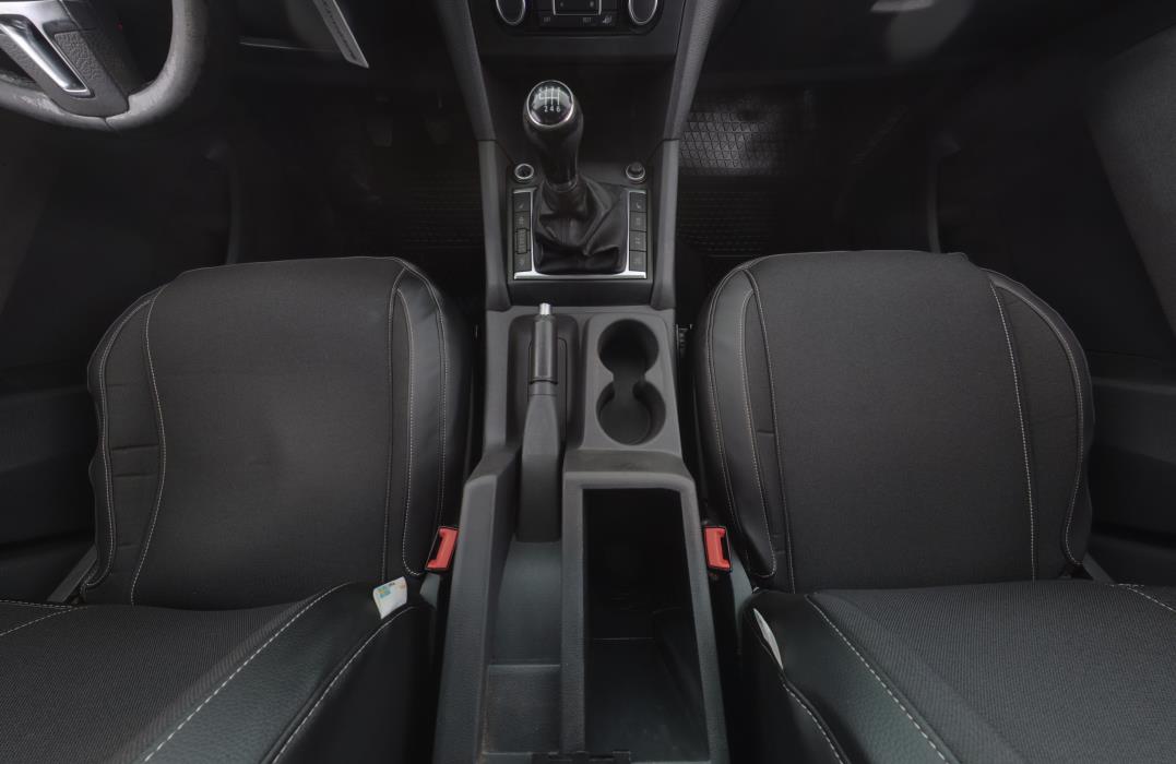 VOLKSWAGEN Amarok 2012